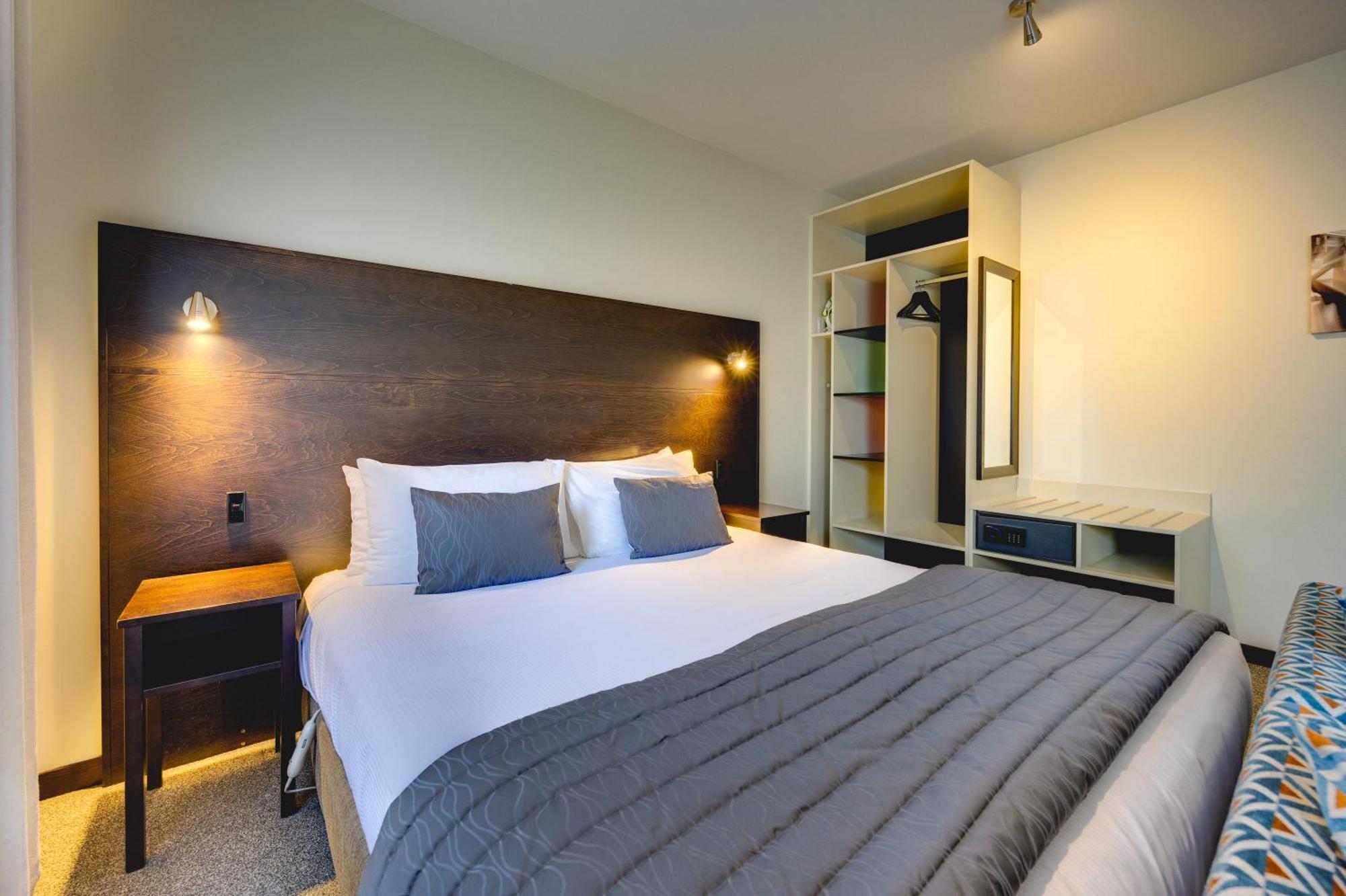 Ava 5* Lower Hutt
