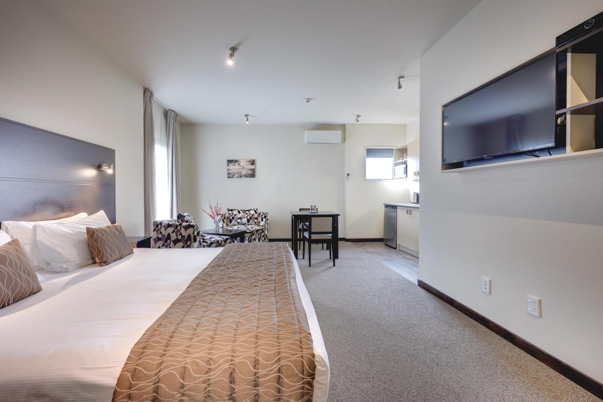 Ava Lower Hutt